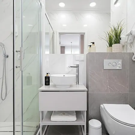 Urban - Luxury 1-bedroom, Mennica Апартаменти Варшава