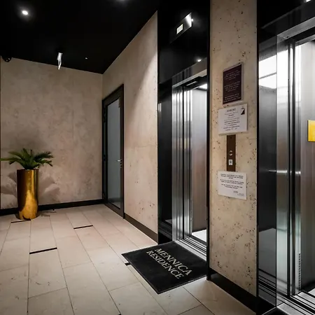 Urban - Luxury 1-bedroom, Mennica Апартаменти Варшава